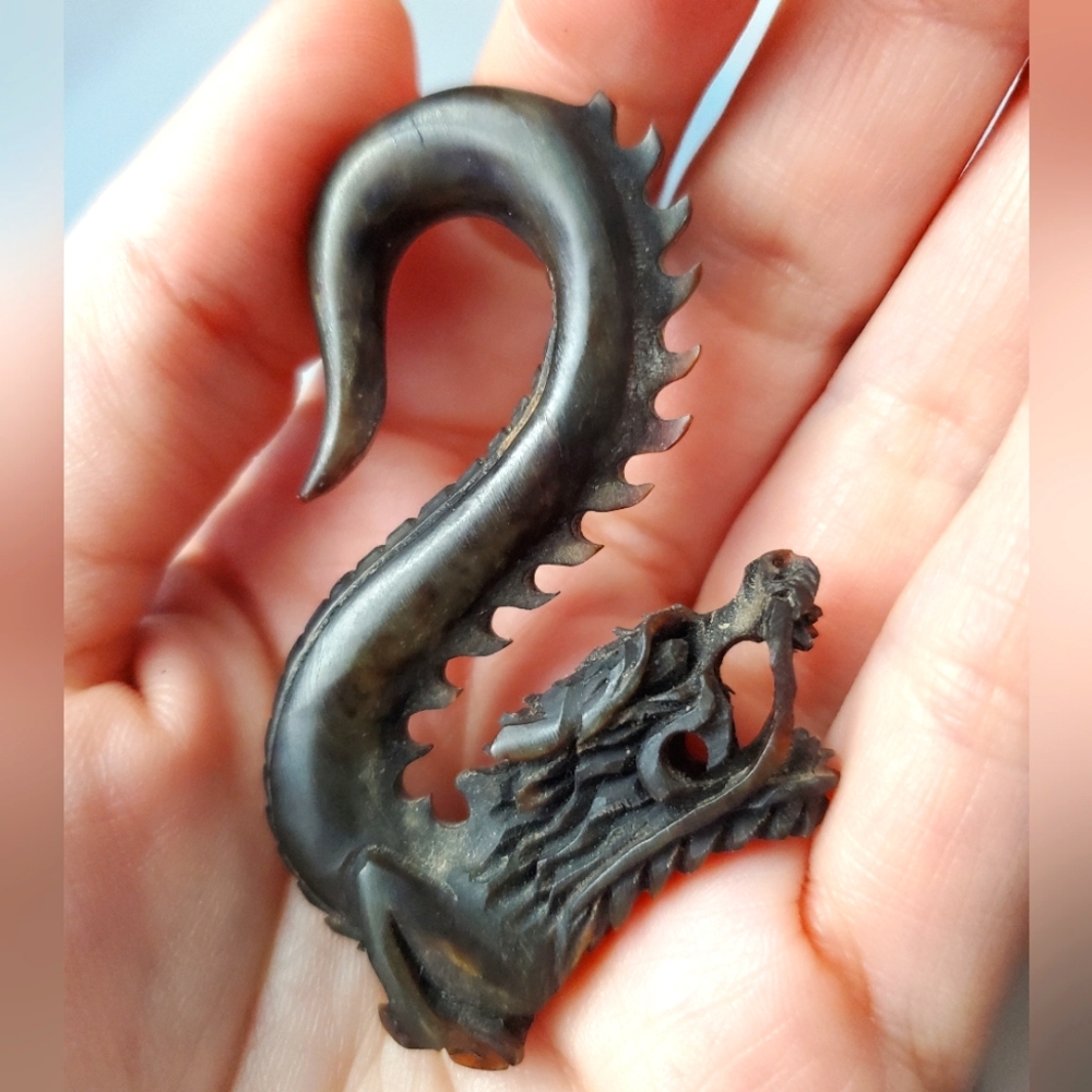 ISO, Dragon hanger/earring 0g.